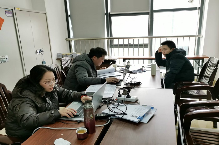 审计科采用“二对一”工作方式对学院所属企业审计整改进行检查审核和指导.jpg