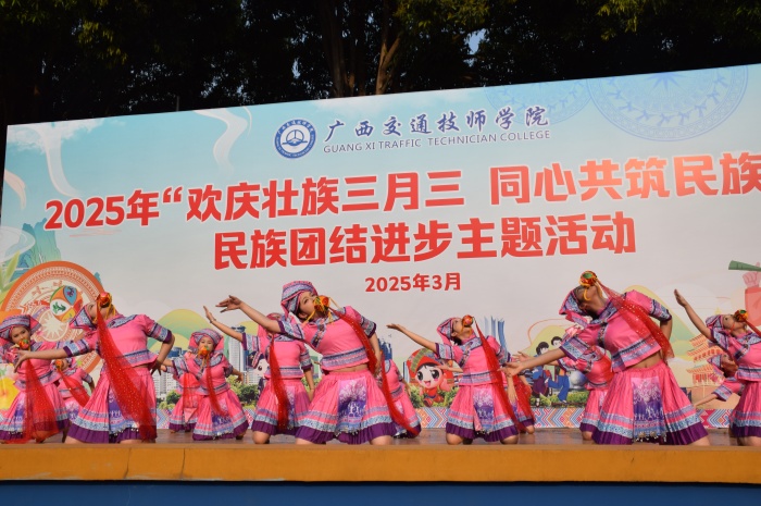 4绣球女_副本.jpg