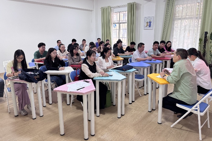 会议现场2.jpg